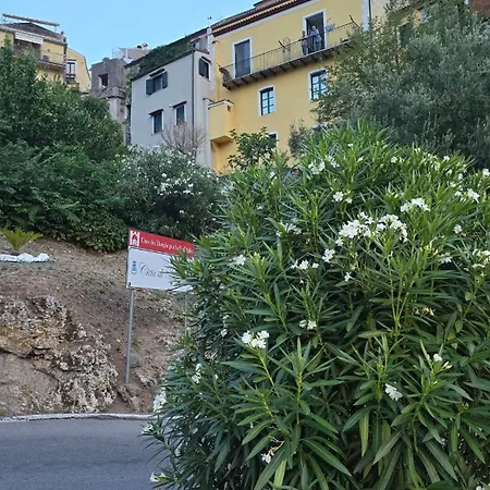 Charming 1bed In Historic Centre Apartment