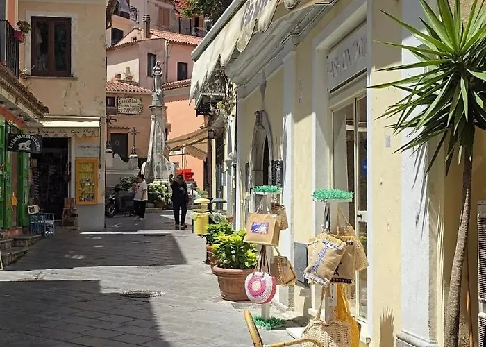 Charming 1bed In Historic Centre Apartment